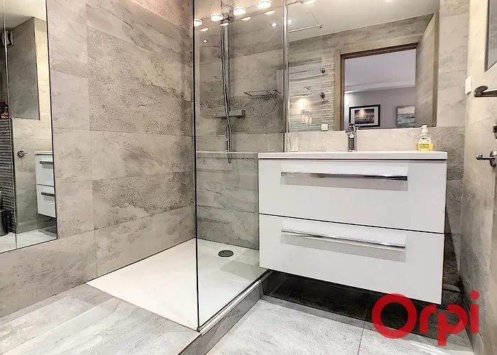 Apartment De Standing Trois Chambres, Centre