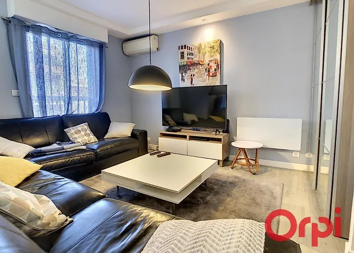 Apartment De Standing Trois Chambres, Centre *