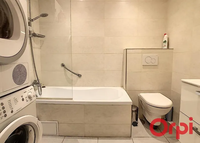 De Standing Trois Chambres, Centre